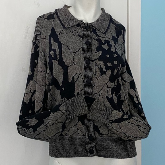 Grey and Black Cardigan Sweater with an Artistic Abstract Design - Picture 2 of 8